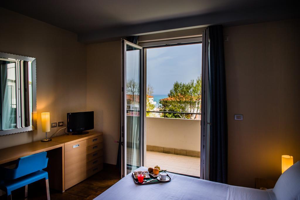 Phi Hotel Alcione Francavilla Al Mare Dış mekan fotoğraf